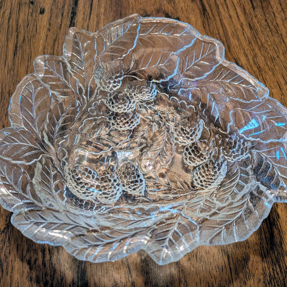 Indiana Glass Clear Loganberry Bowl